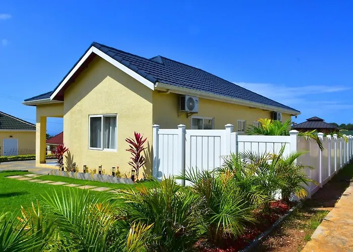 Experience Luxury & Serenity-your Perfect Getaway *