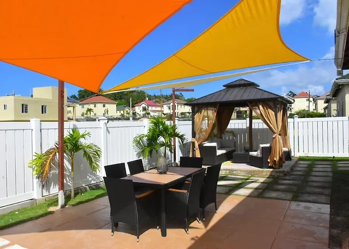 Experience Luxury & Serenity-your Perfect Getaway Holiday home *